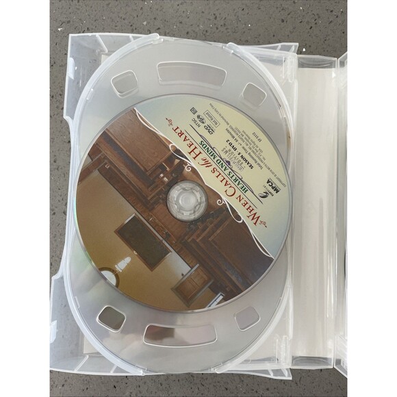 When Calls the Heart: Complete Season 5 Collectors Edition DVD READ!!! - Picture 5 of 9